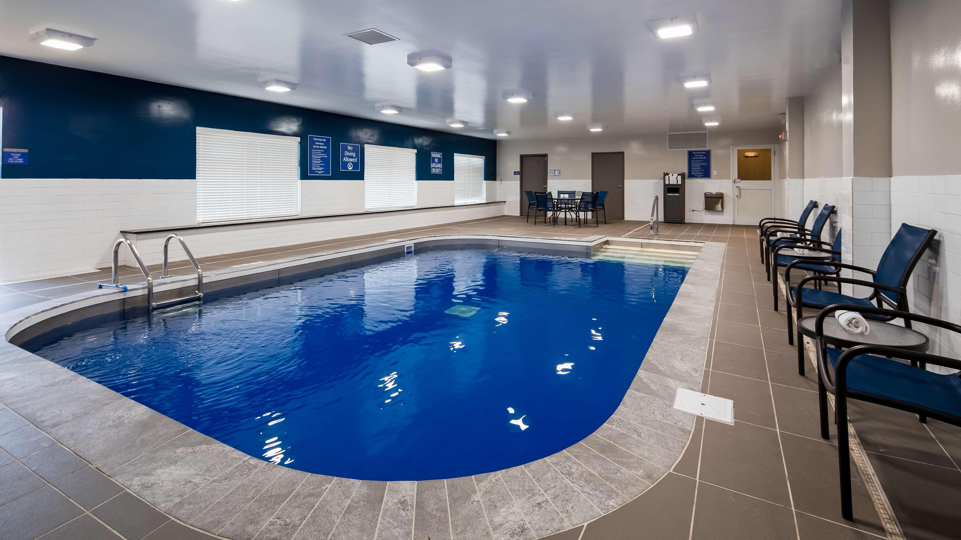 Hotel Western Valley Inn&suites 3*