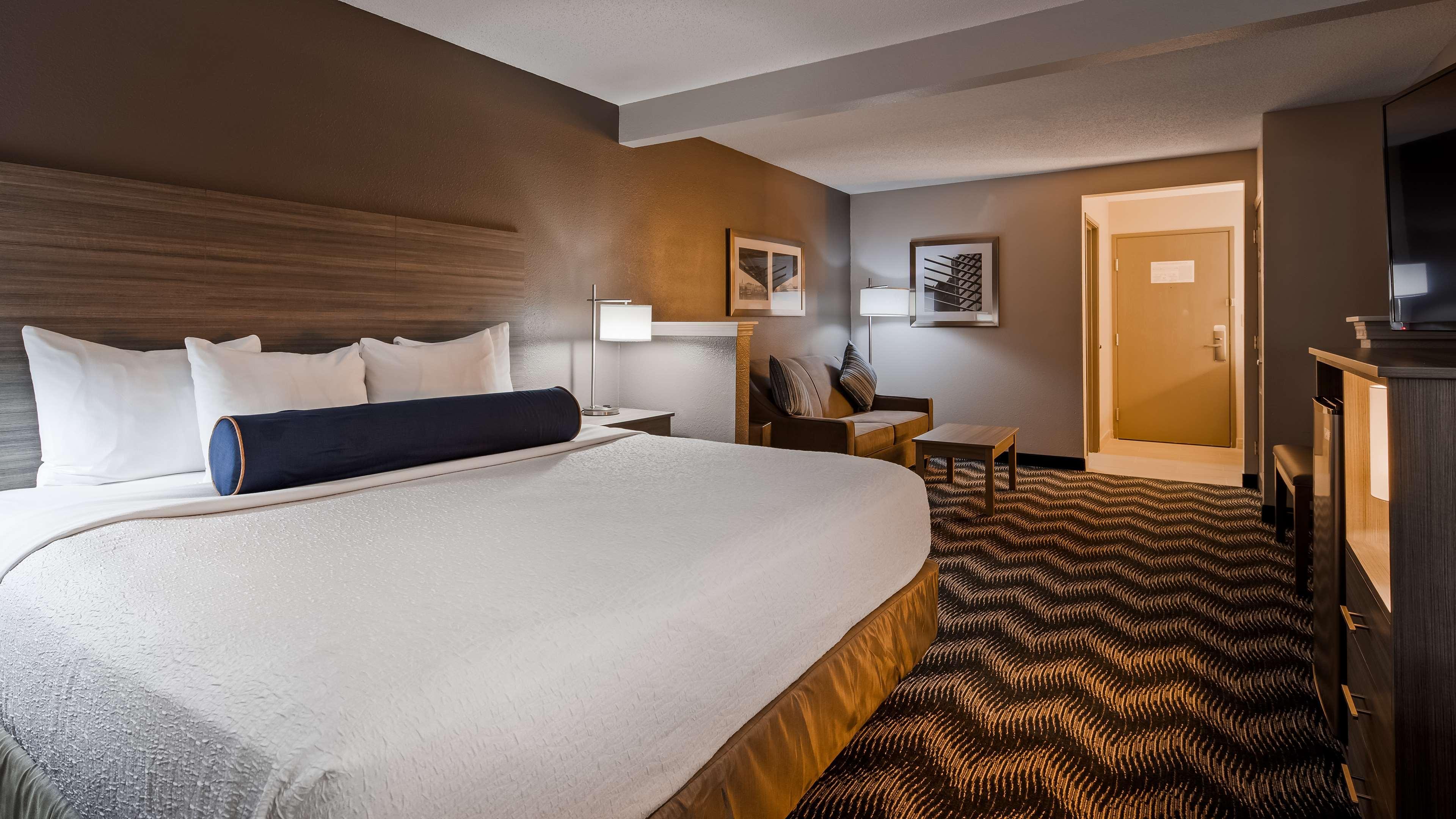 Western Valley & Hotel