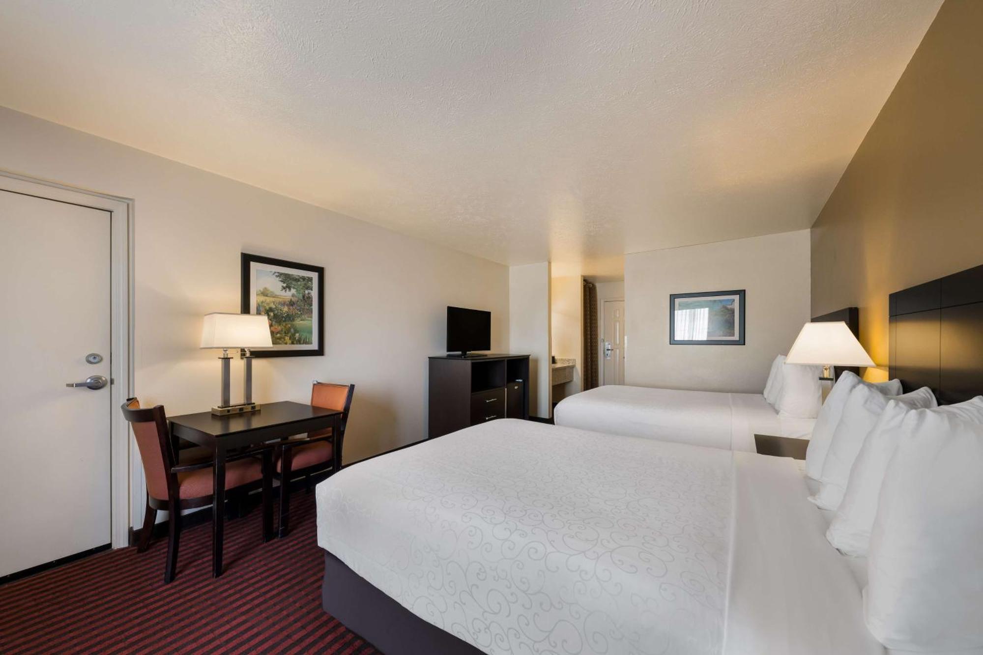Hotel Western Valley & Salinas