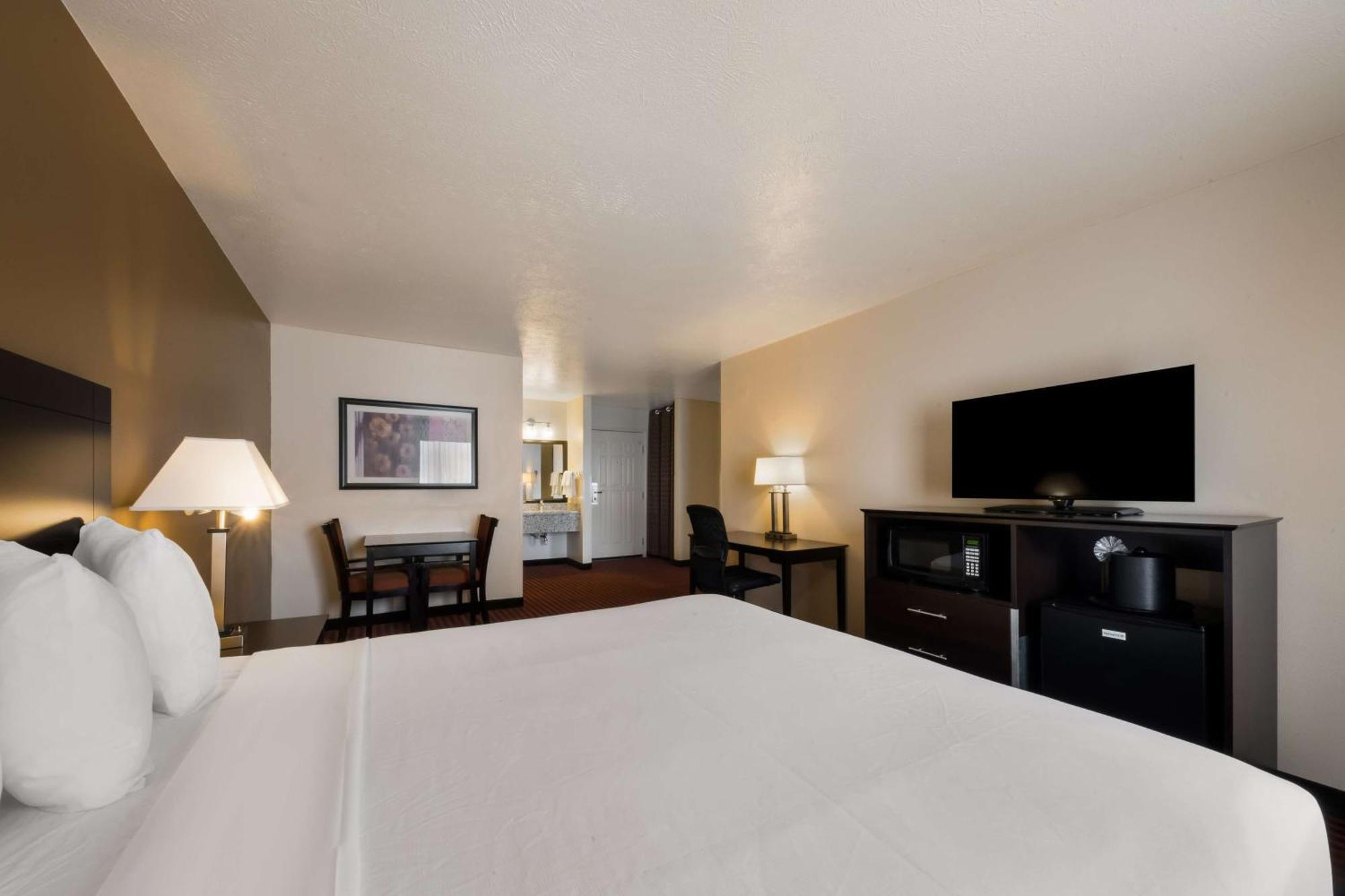 Hotel Western Valley & Salinas