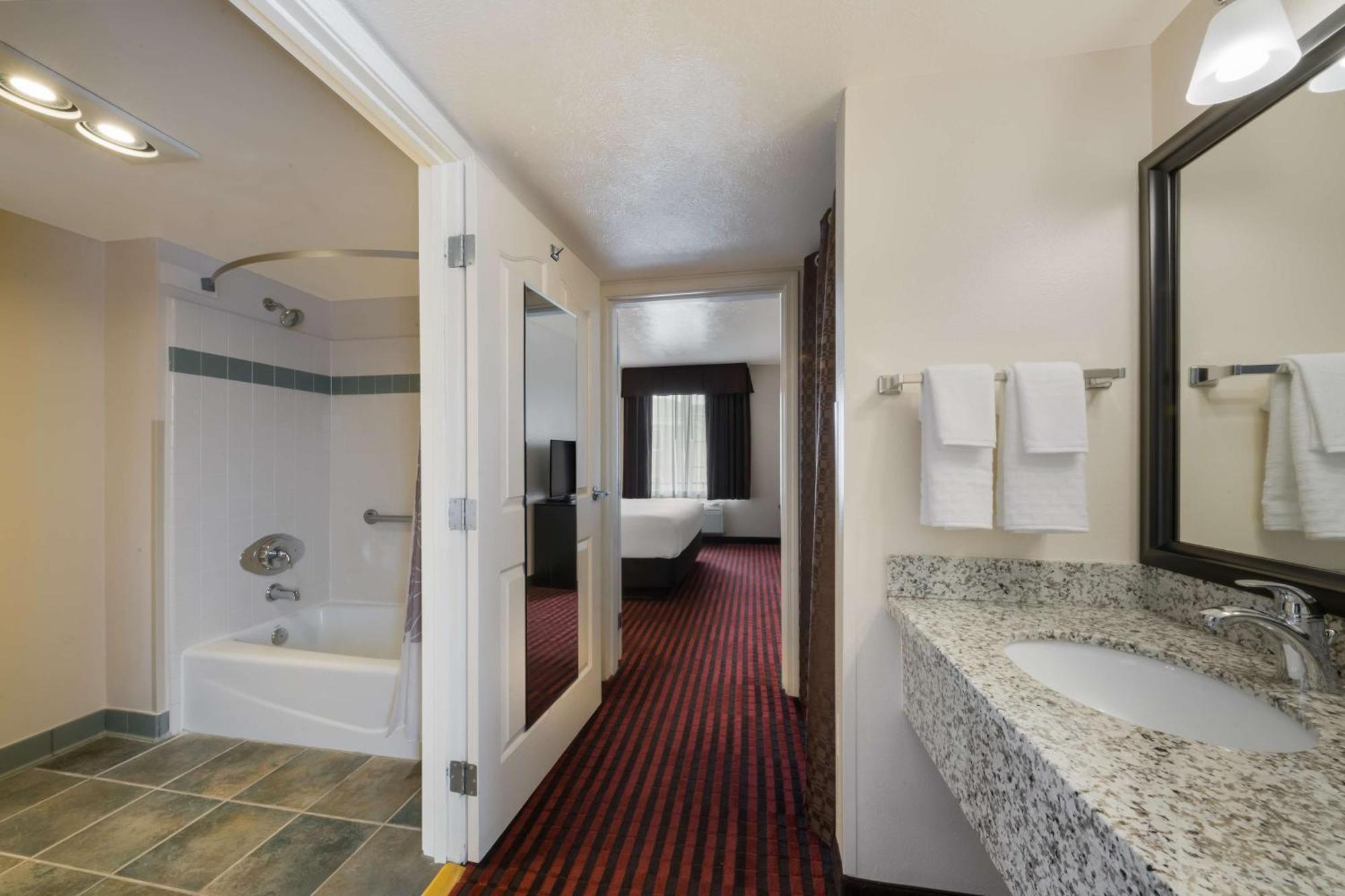 Hotel Western Valley & Salinas