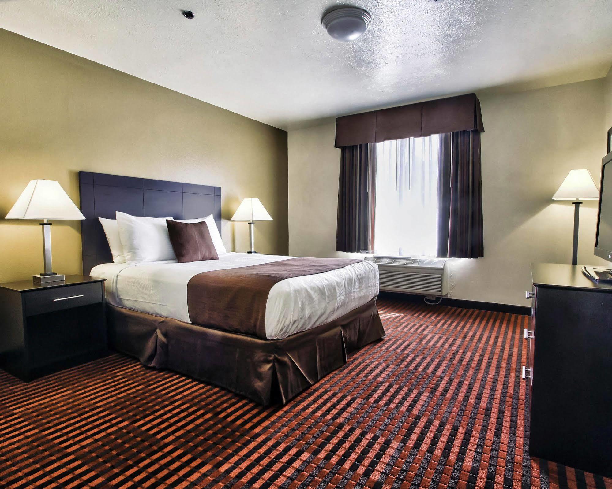 Hotel Western Valley & Salinas